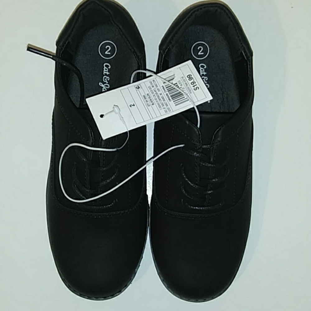 Cat and Jack size 5 1/2  dress shoes